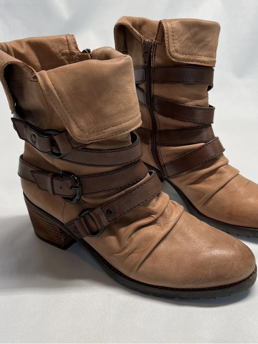 90’s OTBT Beige distressed Leather world traveler  steampunk cowboy boots 6.5